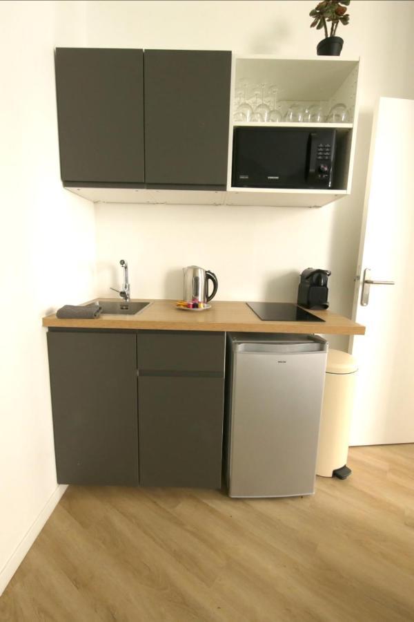 Green Apartment Near Montmartre And Opera 巴黎 外观 照片