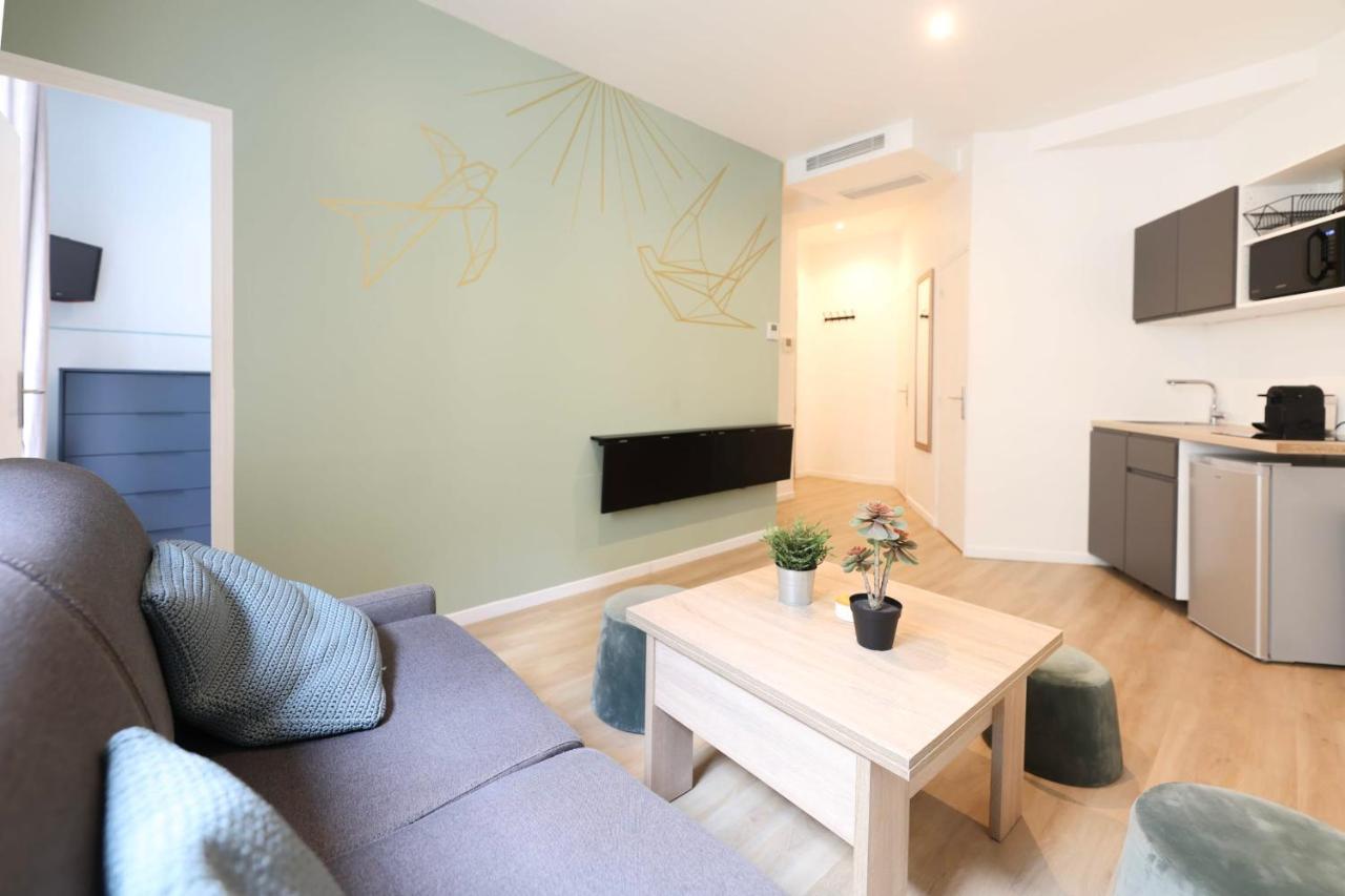 Green Apartment Near Montmartre And Opera 巴黎 外观 照片